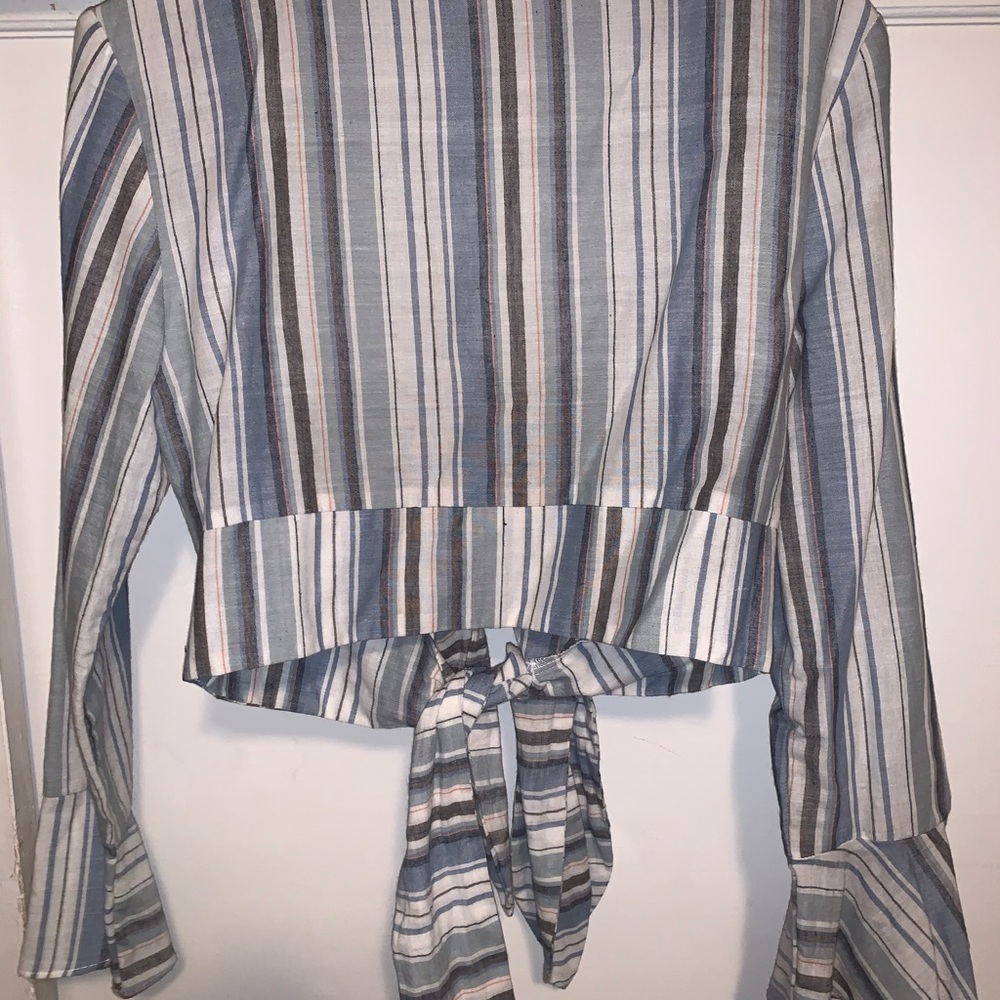 Tie-front blouse - Picture 3 of 4